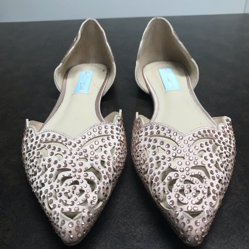 Betsey Johnson Lucy Flat in Blush - Size: 7